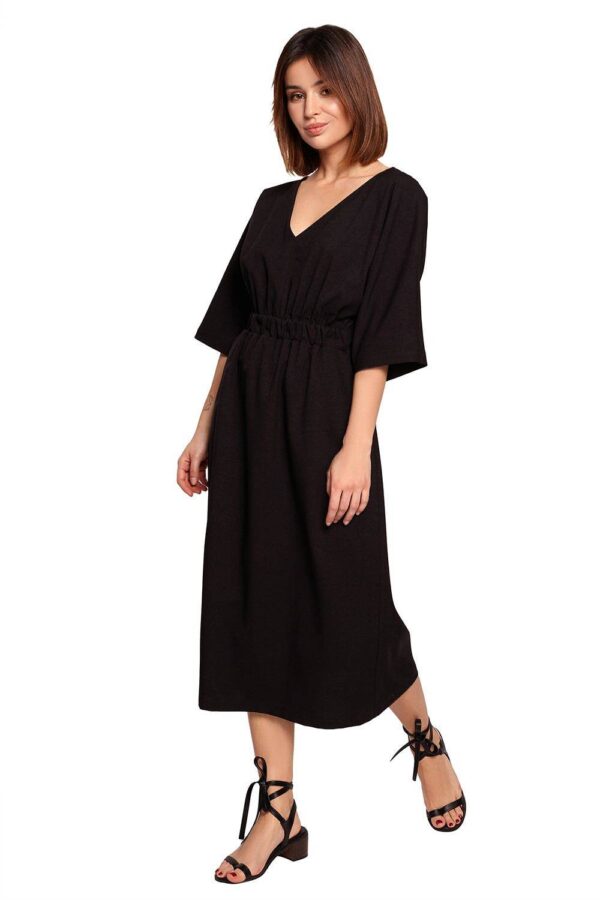Swobodna sukienka midi z szeroką gumą w pasie czarna.