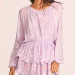 LOVE SHACK FANCY - Mini sukienka z haftem Bridgely. Kwiaty Różowy / Fioletowy