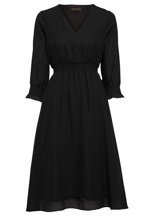 Sukienka rozkloszowana w kolorze czarny.