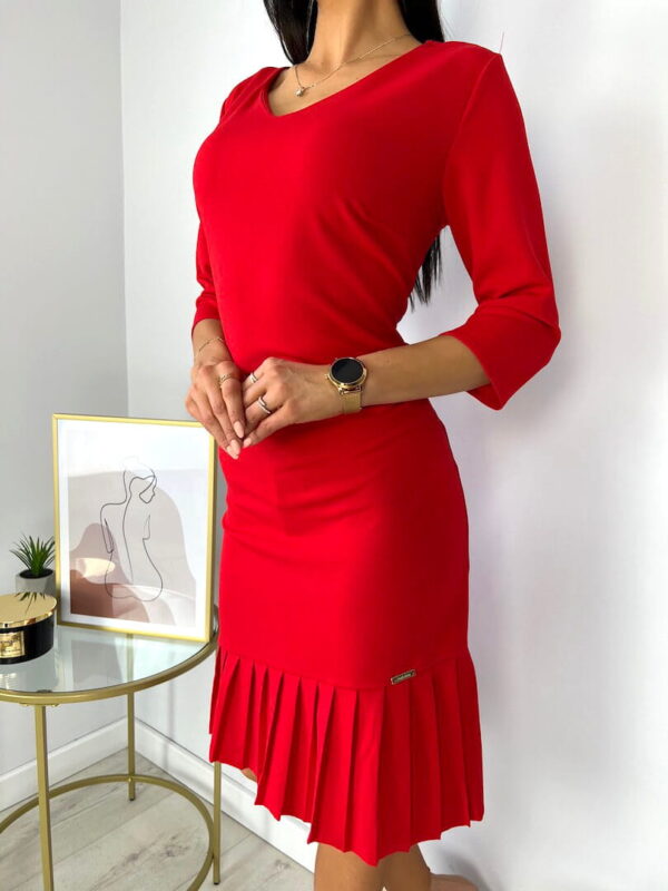 Czerwona Sukienka z Plisowanym Dołem 7868-47-C