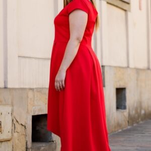 Sukienka asymetryczna elegancka z błyszczącą tasiemką SYNTIA czerwona