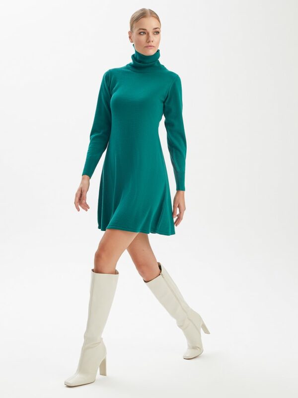 BGN Dzianinowa sukienka w kolorze morskim rozmiar: 34.