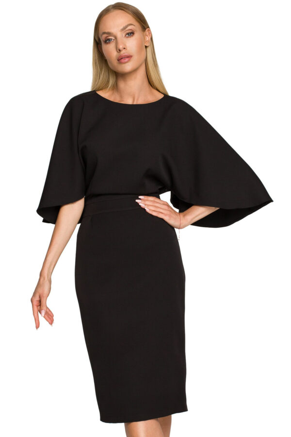Sukienka elegancka ołówkowa z szerokimi rękawami czarna z pelerynką