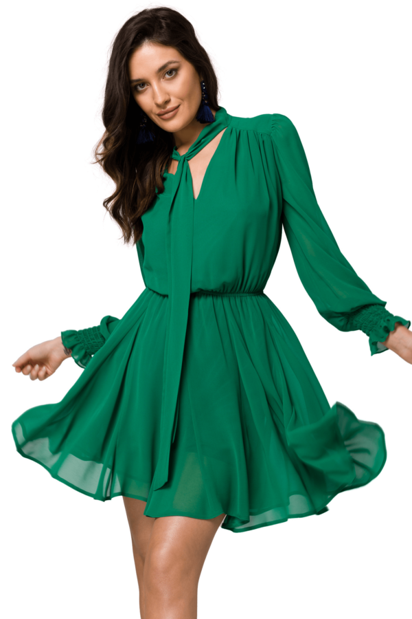 Szyfonowa sukienka koktajlowa z bufiastymi rękawami zielona