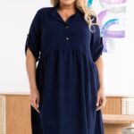 Sukienka biznesowa plus size dekolt polo swobodna DALIA granatowa.