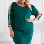 Sukienka na wesele plus size MARTINA kryształki na rękawkach butelkowa zieleń