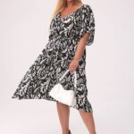 Sukienka Arie w biało-czarny print XXL OVERSIZE