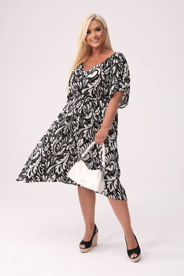 Sukienka Arie w biało-czarny print XXL OVERSIZE