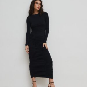 Sukienka z marszczeniami w kolorze TOTALLY BLACK - PIURA-M/L