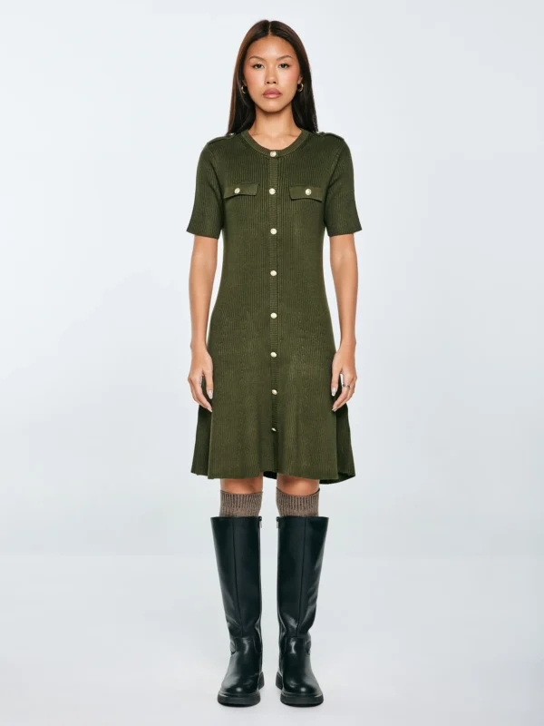 Sukienka damska mini z wiskozy z ozdobnymi guzikami khaki Dilara 303.